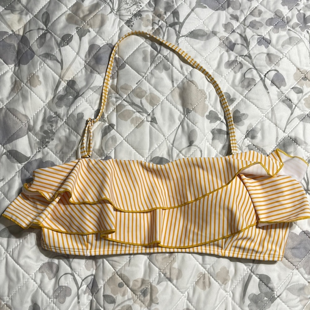 Like new swim top L
